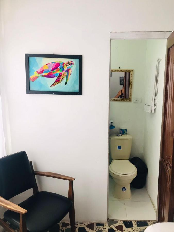 Hostal La 18 Pereira Bagian luar foto