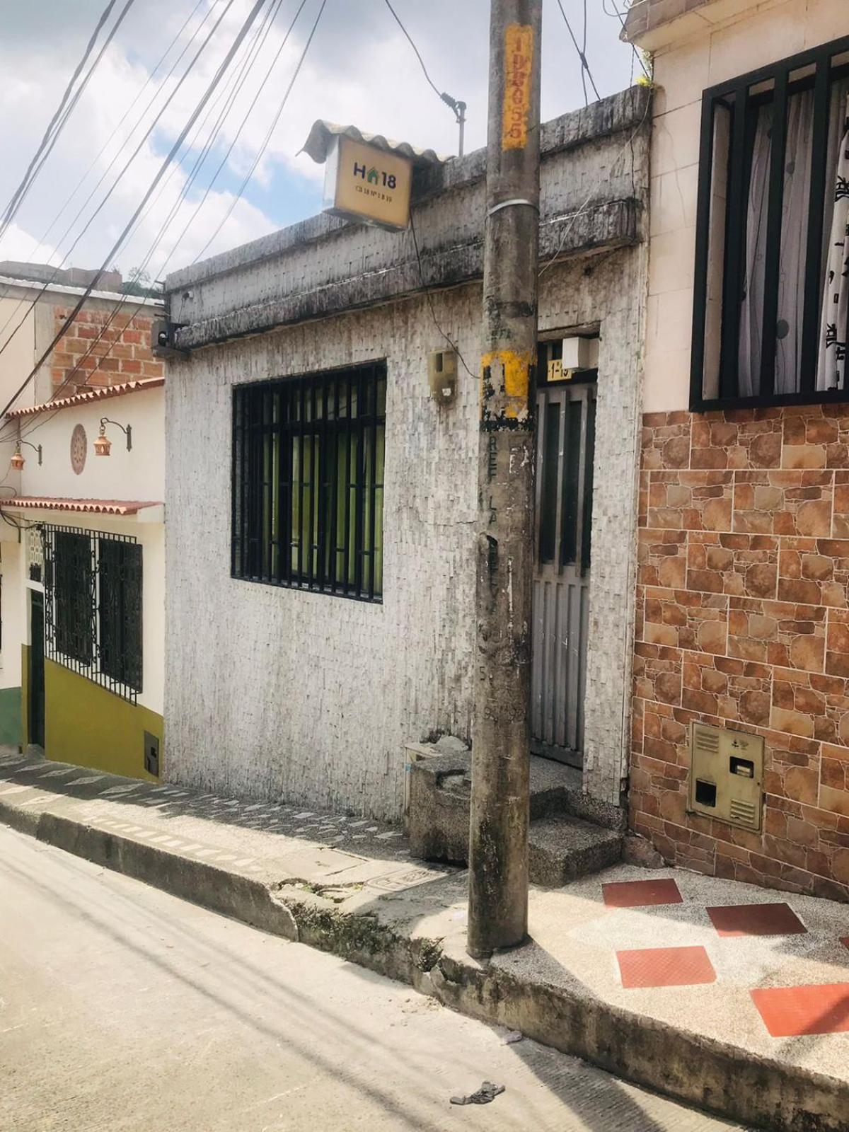 Hostal La 18 Pereira Bagian luar foto