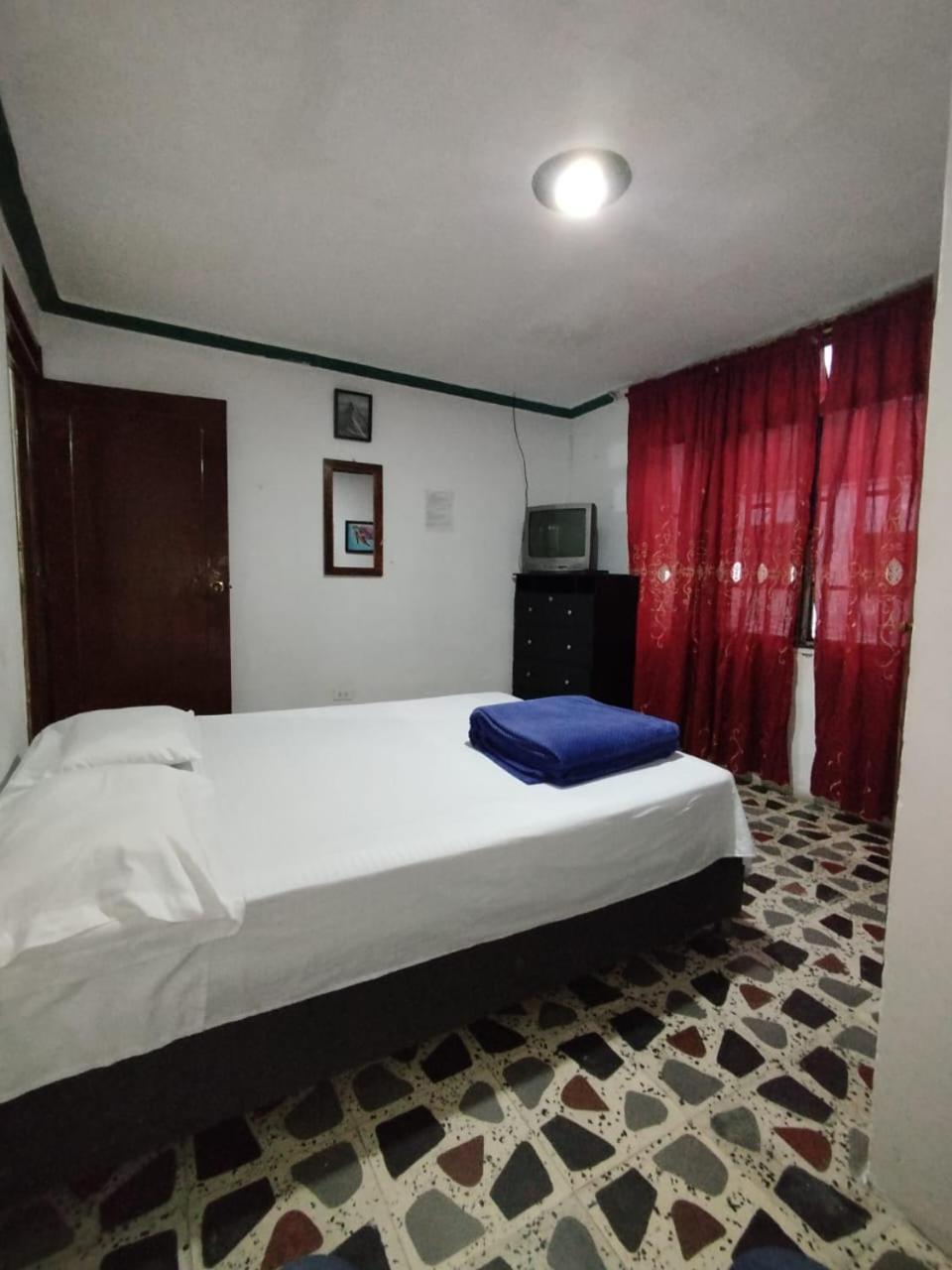 Hostal La 18 Pereira Bagian luar foto